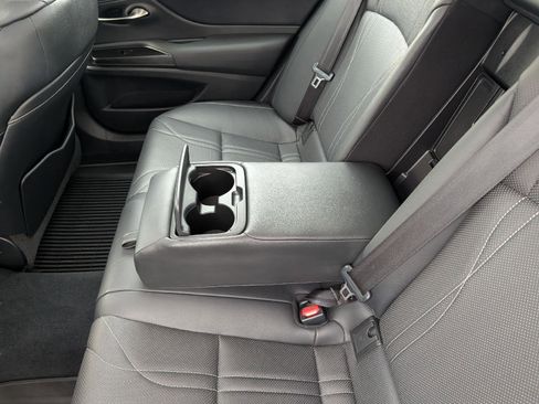 Used 2019 Lexus ES 350 w/ Accessory Package image 19