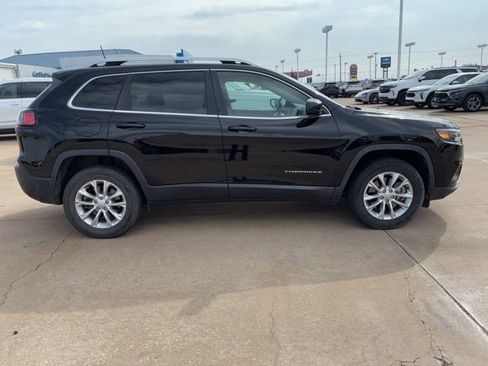 Used 2019 Jeep Cherokee Latitude w/ Cold Weather Group image 5