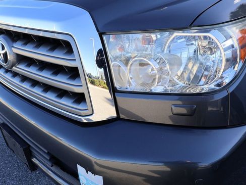 Used 2016 Toyota Sequoia Platinum image 3