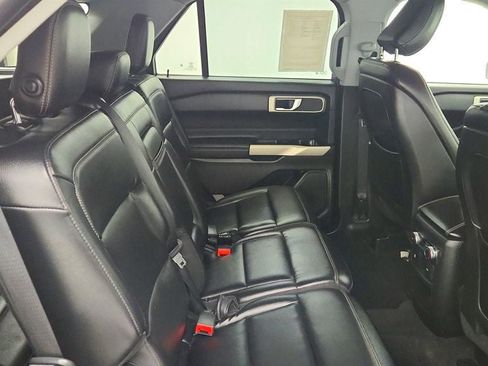 Used 2020 Ford Explorer XLT w/ Equipment Group 202A AWD/4WD image 22