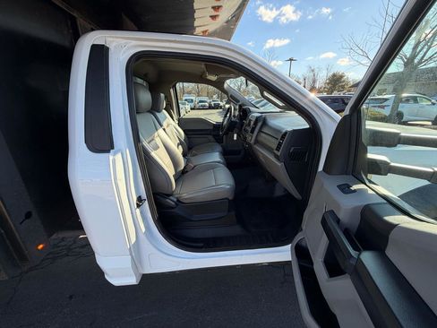 Used 2018 Ford F450 XL w/ Power Equipment Group image 25