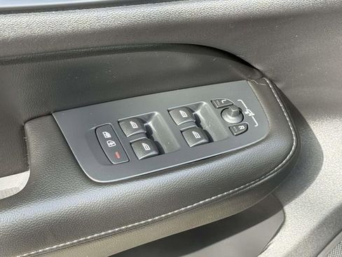 Used 2020 Volvo S60 T5 Momentum image 9