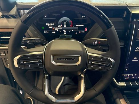 New 2026 GMC Yukon Denali w/ Denali Reserve Package AWD/4WD image 32
