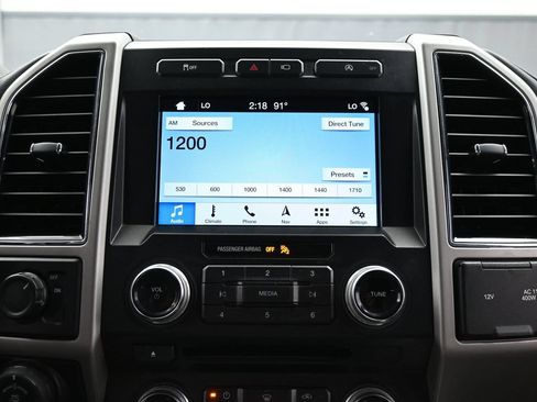 Used 2018 Ford F150 Lariat w/ Equipment Group 502A Luxury RWD image 35