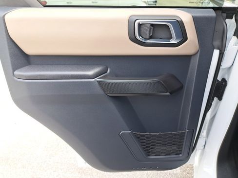 Used 2024 Ford Bronco Wildtrak image 16