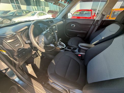 Used 2018 Kia Soul + FWD image 5