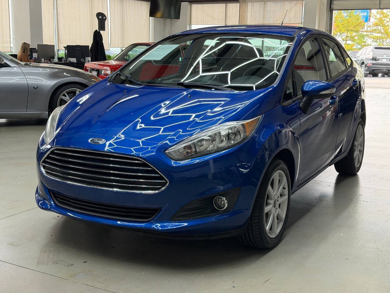 Used 2018 Ford Fiesta SE w/ Equipment Group 201A FWD image 5