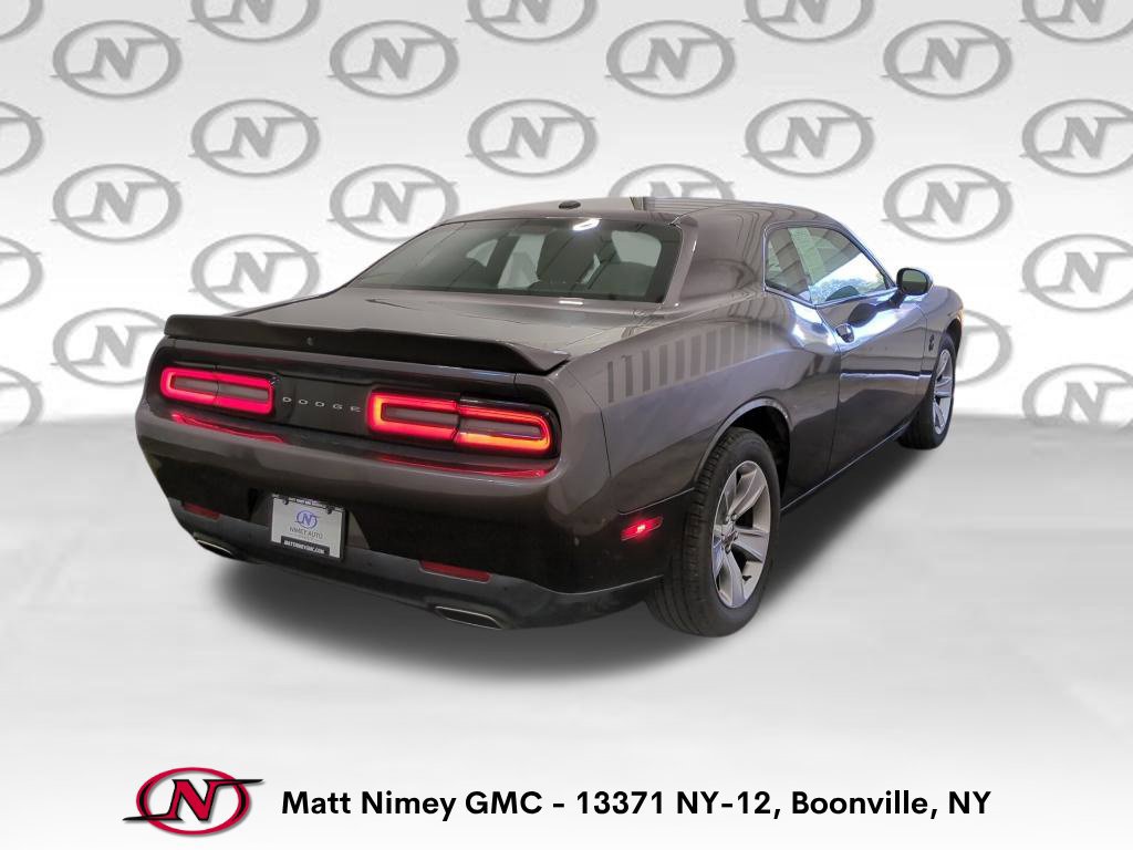 Used 2021 Dodge Challenger SXT RWD image 2