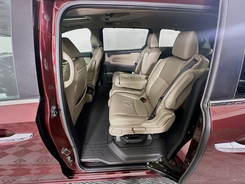 Used 2018 Honda Odyssey Touring image 28