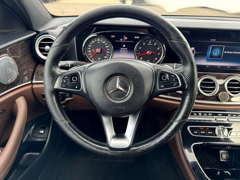 Used 2017 Mercedes-Benz E 300 4MATIC image 19