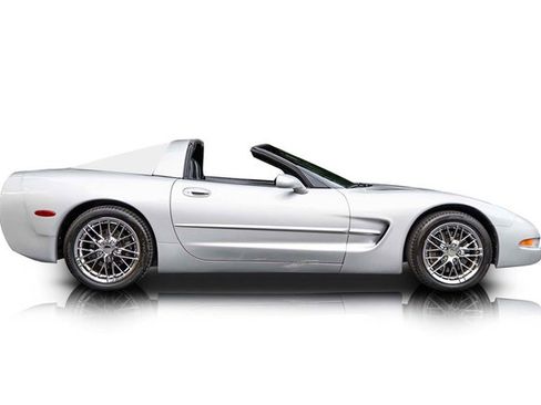 Used 1999 Chevrolet Corvette Coupe w/ Performance Handling Pkg RWD image 2
