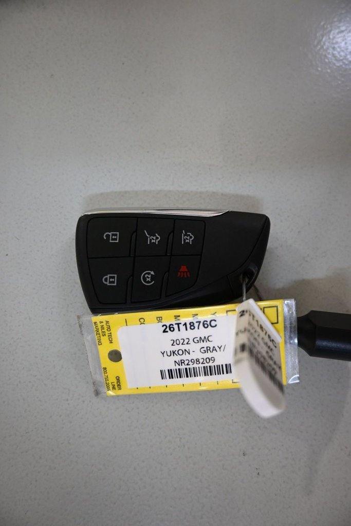 Used 2022 GMC Yukon XL SLT w/ SLT Premium Package AWD/4WD image 9