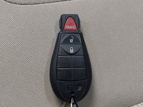 Used 2019 Jeep Cherokee Latitude w/ Popular Appearance Group FWD image 32