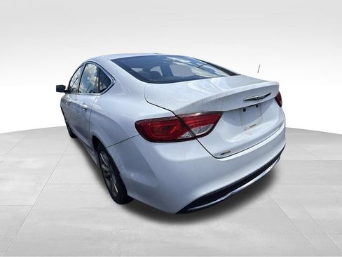 Used 2016 Chrysler 200 Limited w/ Convenience Group FWD image 4