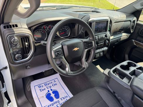 Used 2020 Chevrolet Silverado 1500 LT w/ Remote Start Package AWD/4WD image 24