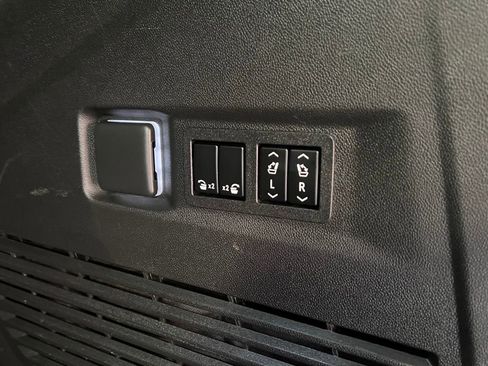 Used 2022 Chevrolet Tahoe RST w/ Luxury Package image 49