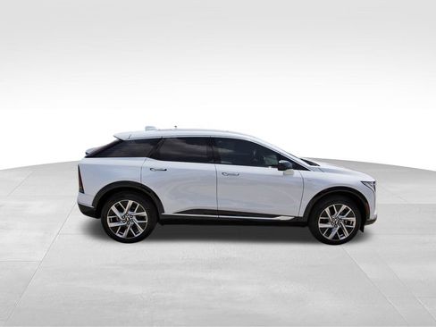 New 2027 Cadillac Optiq Luxury AWD/4WD image 5