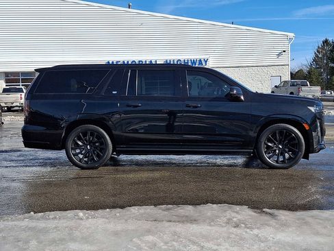 Used 2021 Cadillac Escalade ESV Sport Platinum w/ LPO, ONYX Package image 7