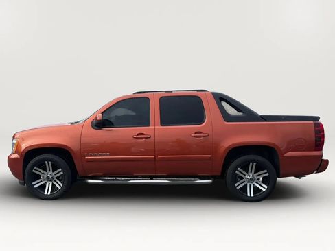 Used 2007 Chevrolet Avalanche LTZ w/ LTZ Preferred Equipment Group RWD image 8
