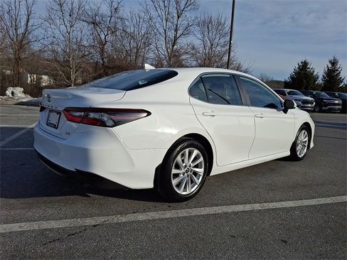 Certified 2021 Toyota Camry LE image 6