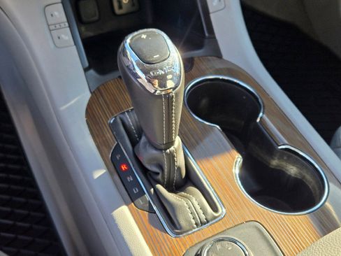 Used 2017 GMC Acadia SLE image 29