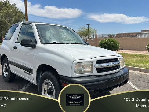 Used 1999 Chevrolet Tracker 2WD Convertible image 1
