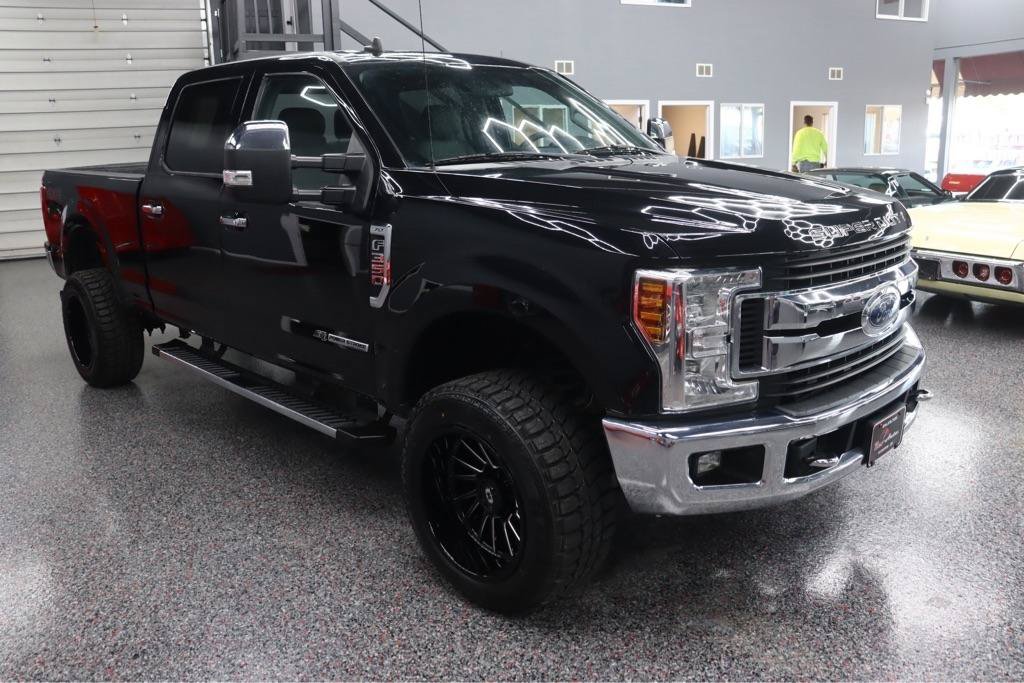 Used 2019 Ford F350 XLT w/ XLT Premium Package AWD/4WD image 3