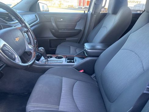 Used 2014 Chevrolet Traverse LT image 28