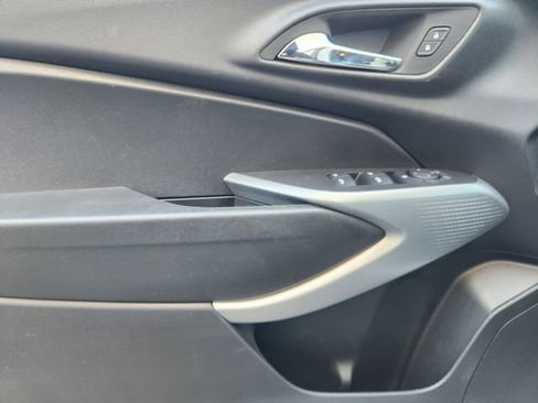 Used 2024 Chevrolet Trax LS w/ LS Convenience Package image 17