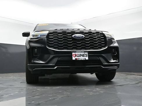 Used 2025 Ford Explorer ST-Line w/ ST-Line Street Pack AWD/4WD image 52