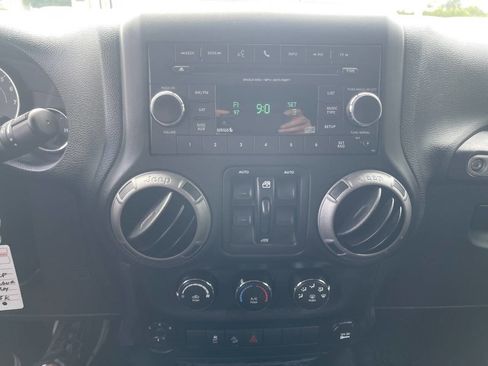 Used 2017 Jeep Wrangler Unlimited Sport w/ Quick Order Package 24S image 30