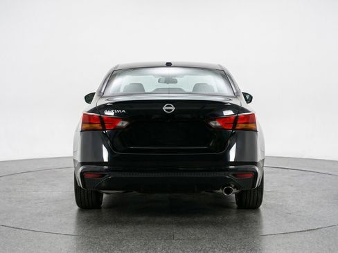 Used 2025 Nissan Altima 2.5 SV FWD image 7
