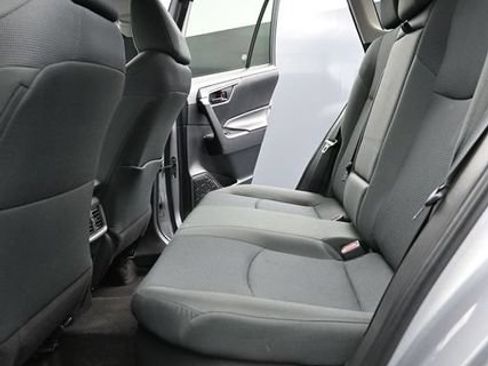 Used 2022 Toyota RAV4 LE AWD/4WD image 10