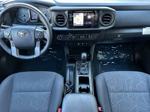 Used 2019 Toyota Tacoma TRD Off-Road w/ Technology Package image 3