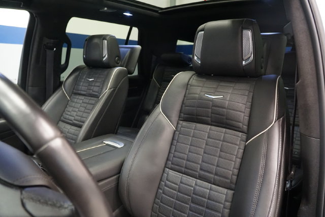 Used 2023 Cadillac Escalade Premium Luxury Platinum AWD/4WD image 16
