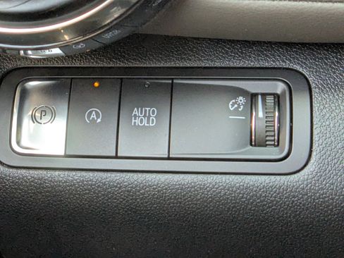 New 2026 Chevrolet Equinox LT w/ Convenience Package II FWD image 30