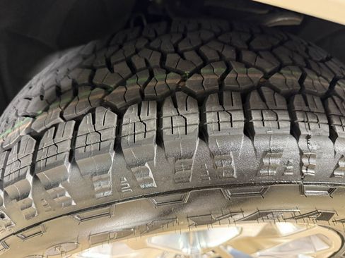 Used 2020 GMC Sierra 1500 SLT image 21