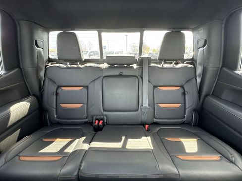 Used 2022 GMC Sierra 1500 AT4 w/ AT4 Premium Package AWD/4WD image 22
