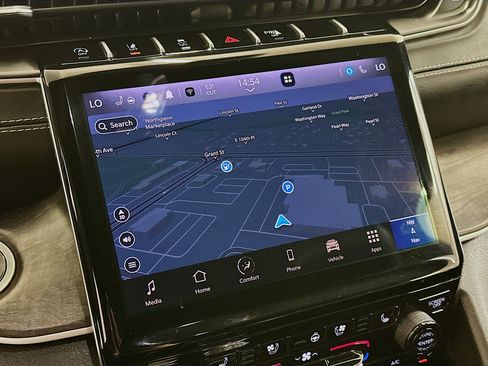 Used 2024 Jeep Grand Cherokee L Limited w/ Luxury Tech Group II image 22