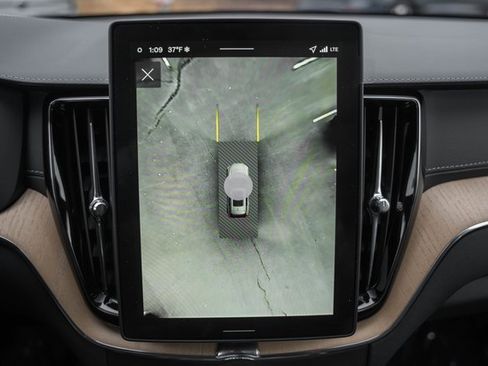 New 2026 Volvo XC60 B5 Ultra w/ Protection Package Premier image 40