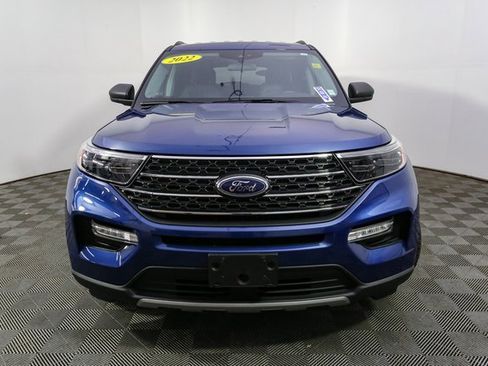 Used 2022 Ford Explorer XLT w/ Equipment Group 202A image 4