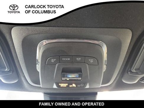Used 2025 Toyota Corolla SE w/ Convenience Package FWD image 29