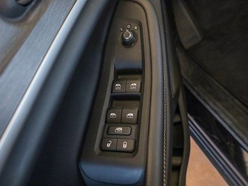 Used 2022 Jeep Grand Cherokee L Limited w/ Luxury Tech Group II image 35