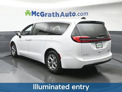 Used 2024 Chrysler Pacifica Limited FWD image 26