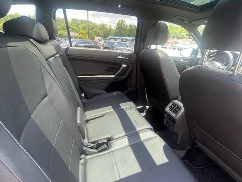 Used 2018 Volkswagen Tiguan SEL w/ R-Line Package FWD image 20