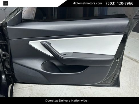 Used 2021 Tesla Model 3 Performance image 22