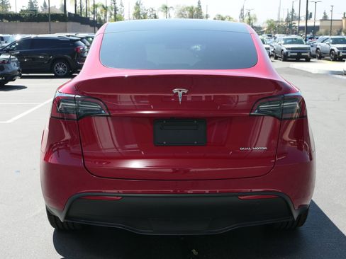 Used 2023 Tesla Model Y Long Range image 5