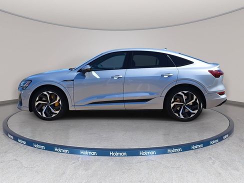 Used 2023 Audi e-tron Premium Plus w/ Premium Plus Package AWD/4WD image 9
