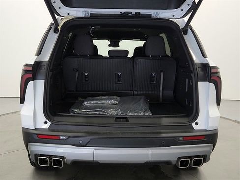 Used 2025 Chevrolet Traverse LT w/ LPO, Floor Liner Package image 33