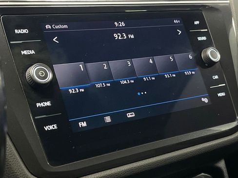 Used 2019 Volkswagen Tiguan SE w/ Panoramic Sunroof Package image 26